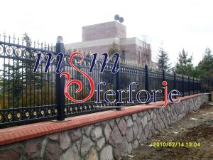 037 FERFORJE BAHÇE KORKULUKLARI