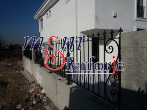 008 FERFORJE BAHÇE KORKULUKLARI