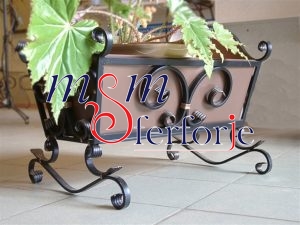 022 FERFORJE ÇİÇEKLİKLER