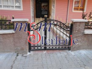 042 FERFORJE KANATLI BAHÇE GİRİŞ KAPISI