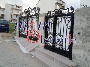 095 FERFORJE KANATLI BAHÇE GİRİŞ KAPISI