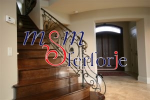 083 FERFORJE MERDİVEN KORKULUĞU