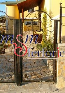 002 FERFORJE KANATLI BAHÇE GİRİŞ KAPISI