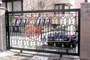 040 FERFORJE YANA KAYAR GARAJ KAPISI
