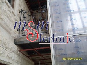 143 FERFORJE BALKON KORKULUK
