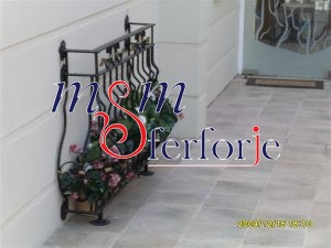 028 FERFORJE ÇİÇEKLİKLER